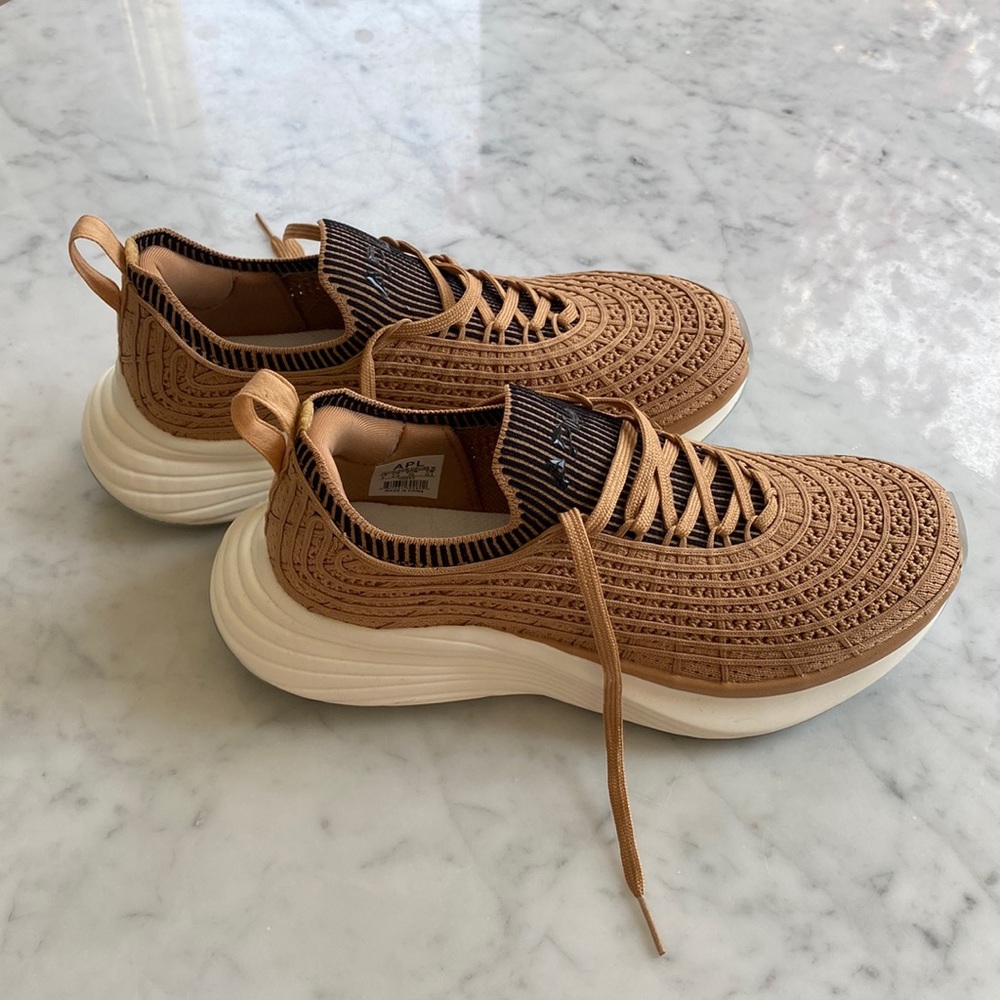 Tan / black / ribbed APL TechLoom Zipline running shoes / sneakers like new